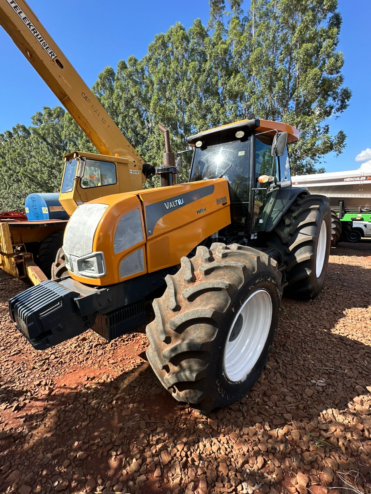Trator valtra bh185 ano 2010