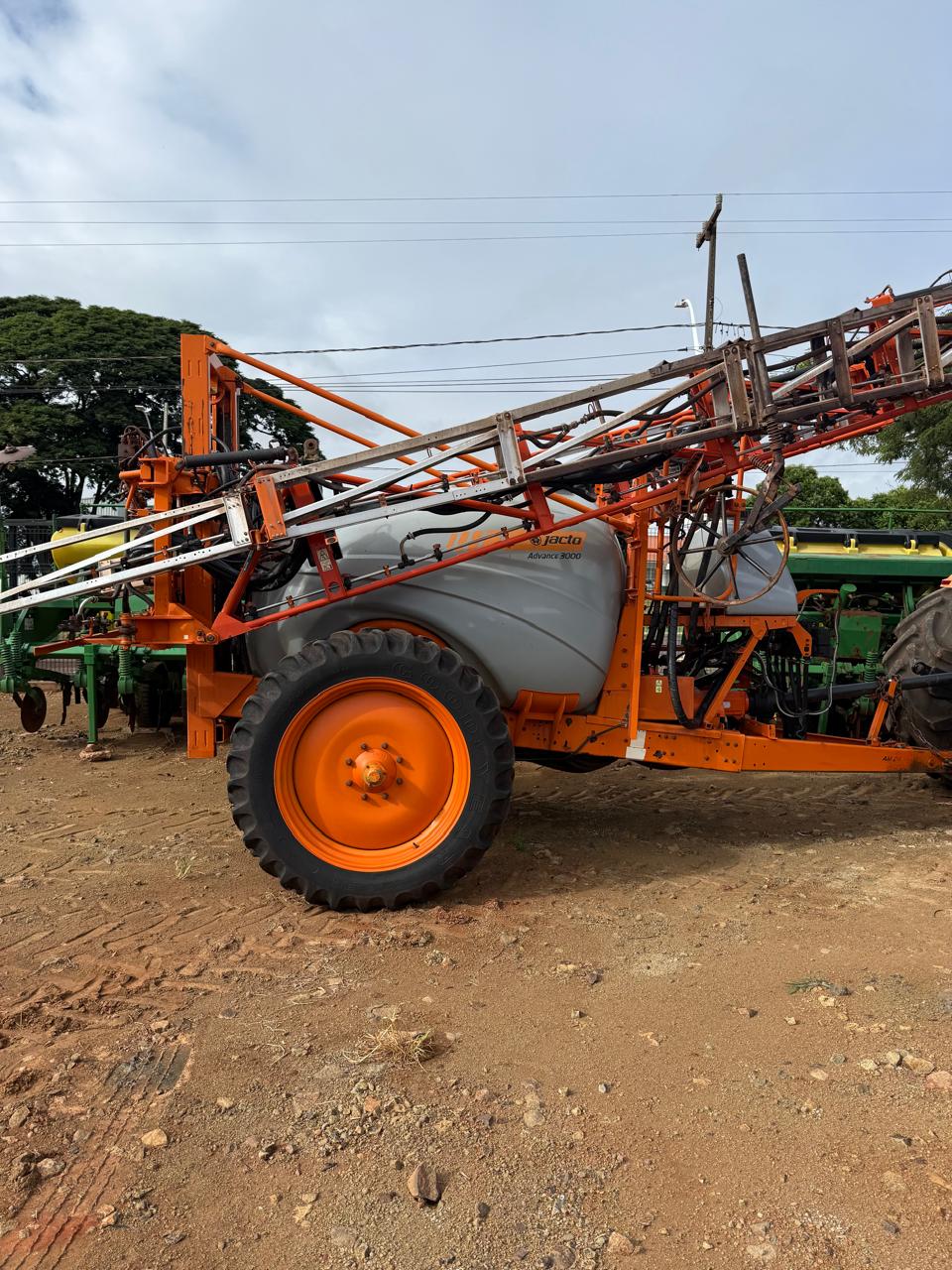 PULVERIZADOR JACTO ADVANCE 3000 AM24