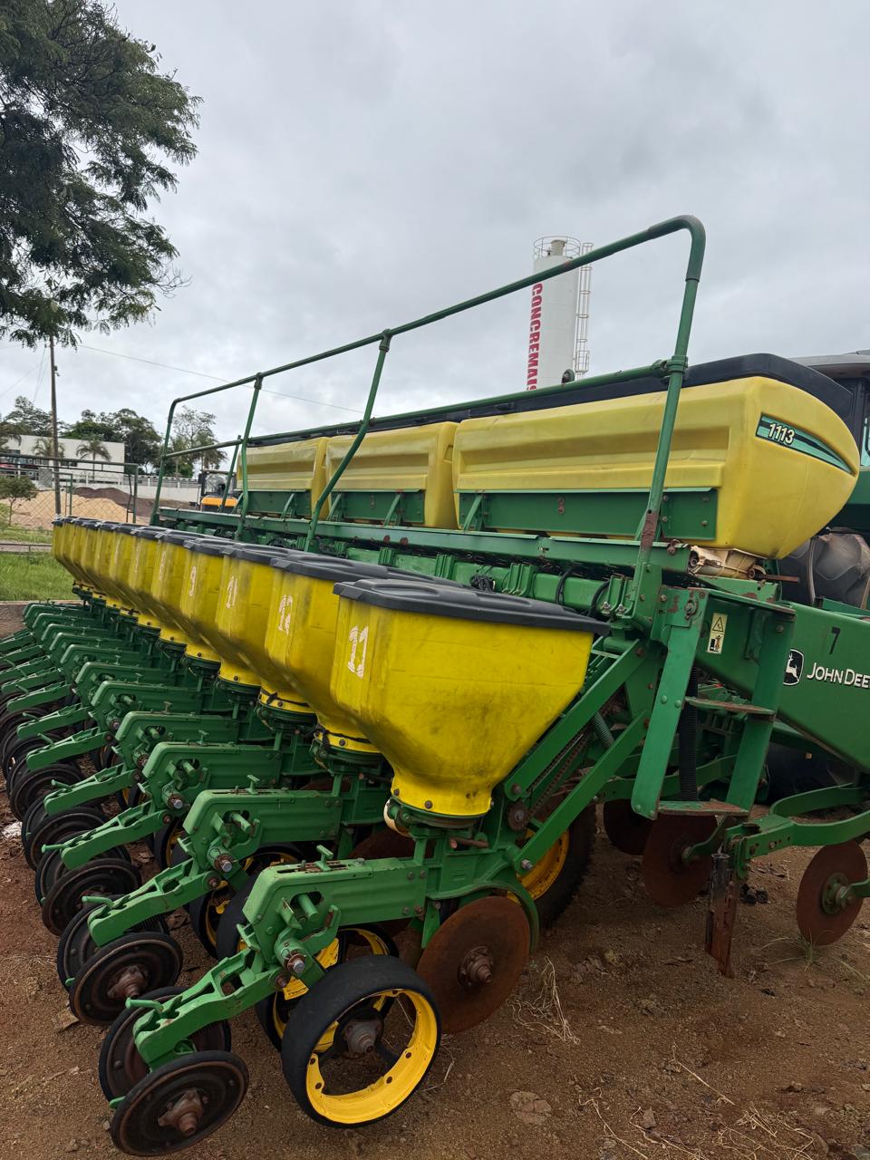 Plantadeira John Deere 1113 – 12x50 – Pantográfica