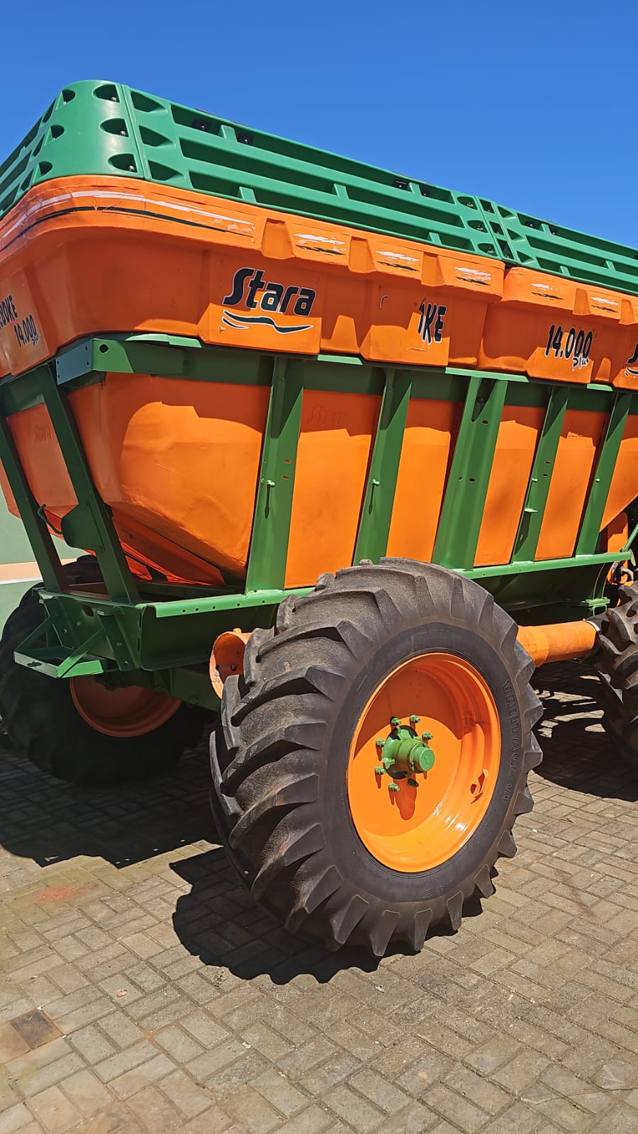 Carreta Graneleira Reboke 14000, ano 2014