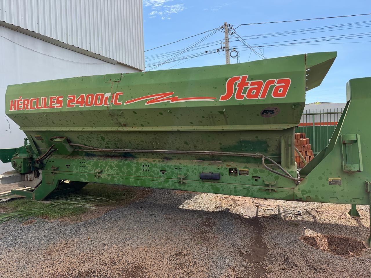 DISTRIBUIDOR HÉRCULES 24000 CAMINHÃO – Marca Stara, com taxa variável.