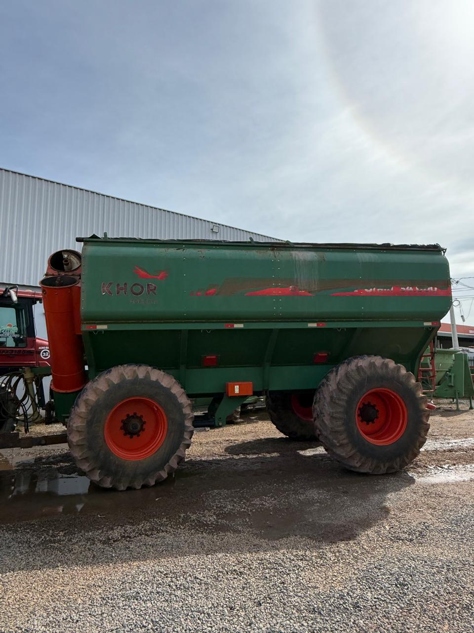 CARRETA AGRICOLA KHOR 34000 – Marca Khor, de chapa.