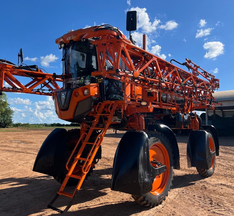 PULVERIZADOR AUTOPROPELIDO, MODELO JACTO 2530, ANO 2021- Valor a vista: R$ 750.000,00