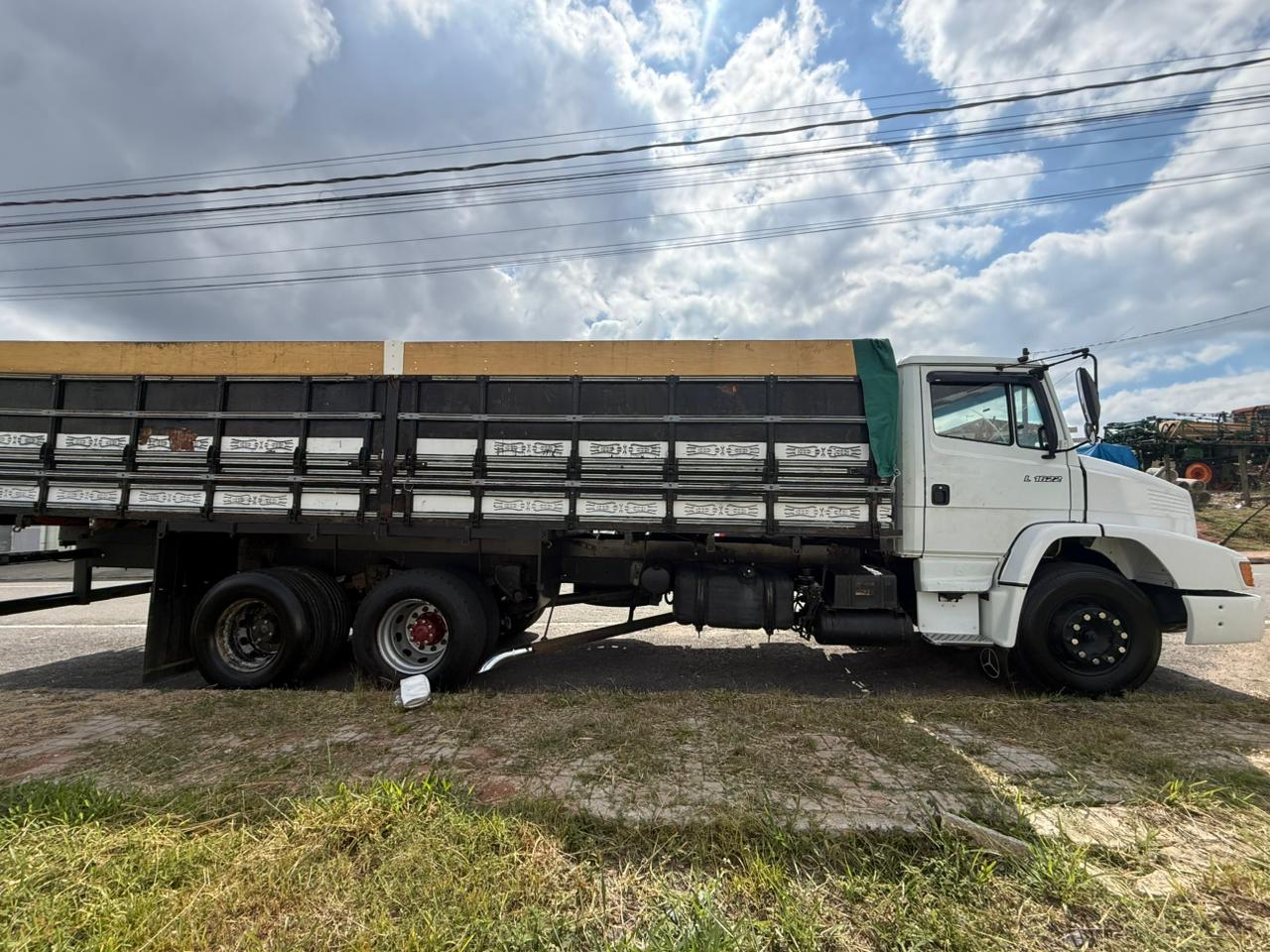 Caminhão Mercedes Benz 1622