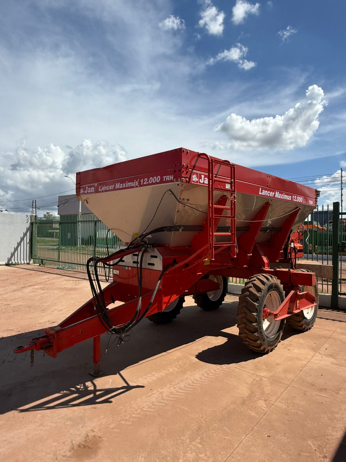 DISTRIBUIDOR LANCER MAXIMUS 12.000 TRH – Marca Jan, ano 2021