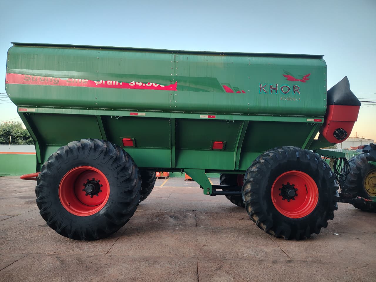 CARRETA AGRICOLA KHOR 34000 – Marca Khor, de chapa.