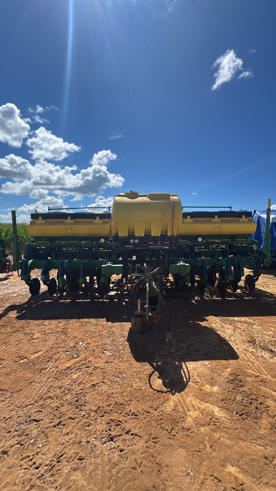 Plantadeira Jhon Deere Modelo CCS 2113 com 13 linhas 0,45cm Ano 2014