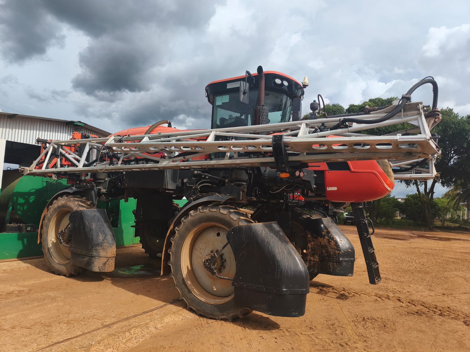 Pulverizador Stronger 3000 Montana, 36 MTS Barra, Piloto e GPS, Ano 2017, 6000 horas