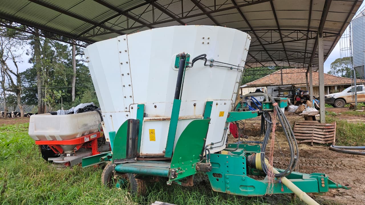Vagão Misturador Verticalmix VM70, ano 2022