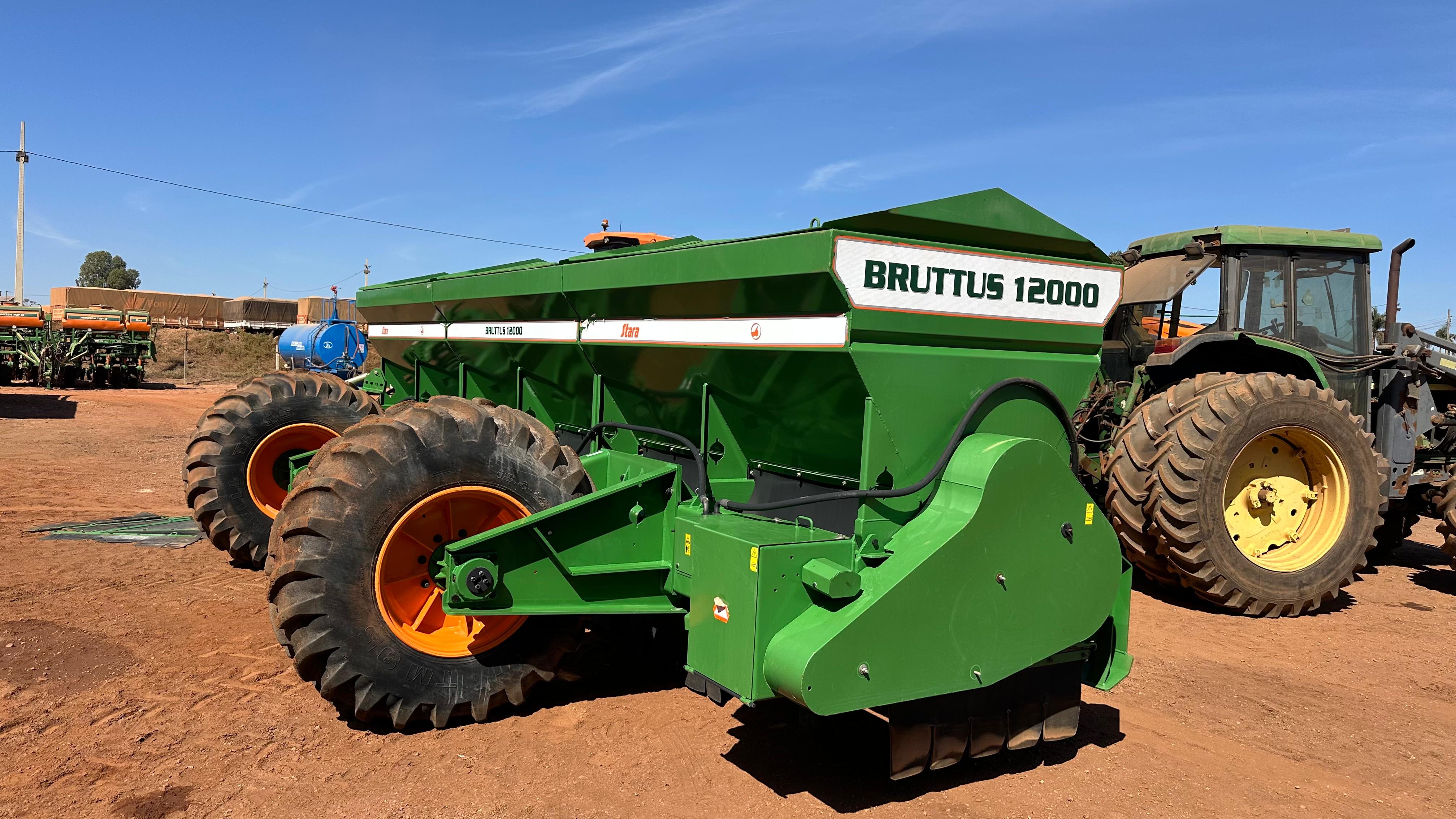 DISTRIBUIDOR DE CALCÁRIO MODELO BRUTTUS 12.000. MARCA STARA  ANO 2018