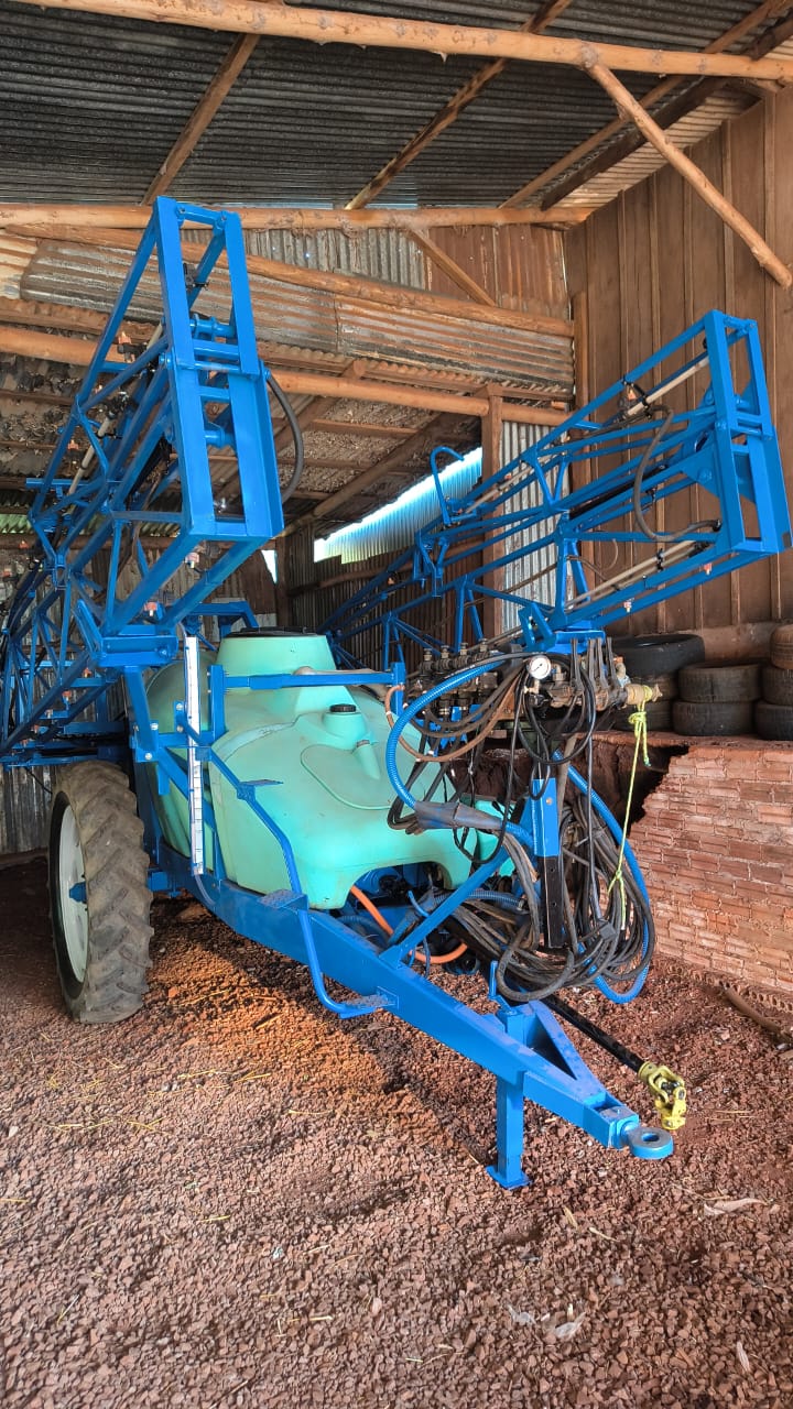 PULVERIZADOR 2000L - MONTANA