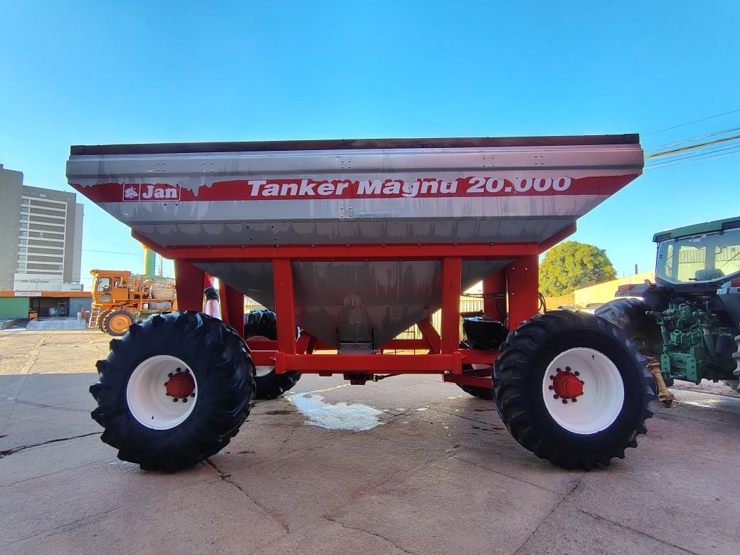 CARRETA AGRÍCOLA TANKER MAGNU 20000 – Marca Jan
