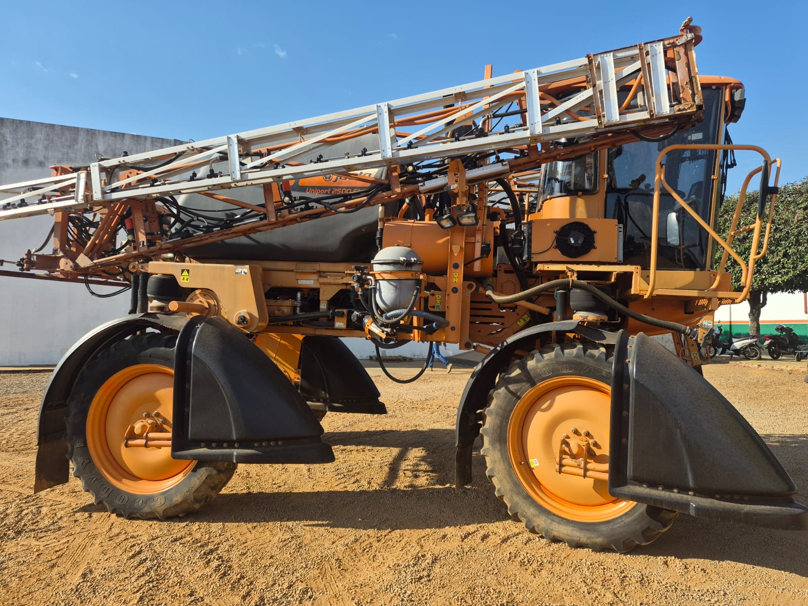 PULVERIZADOR AUTOPROPELIDO MODELO STAR 2500, Ano 2011- Valor a Prazo:  R$ 250.000,00