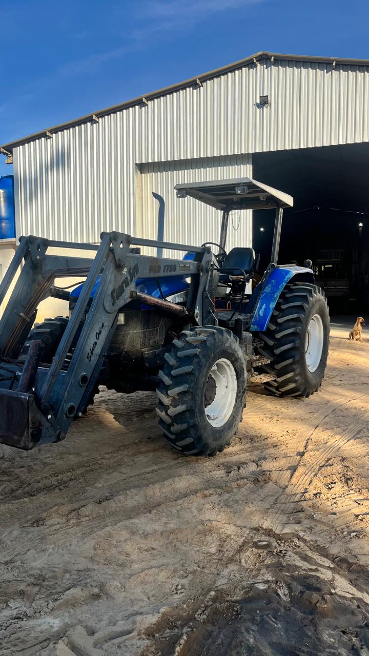 Trator New Holland TM 135 + Stara PAD 1750