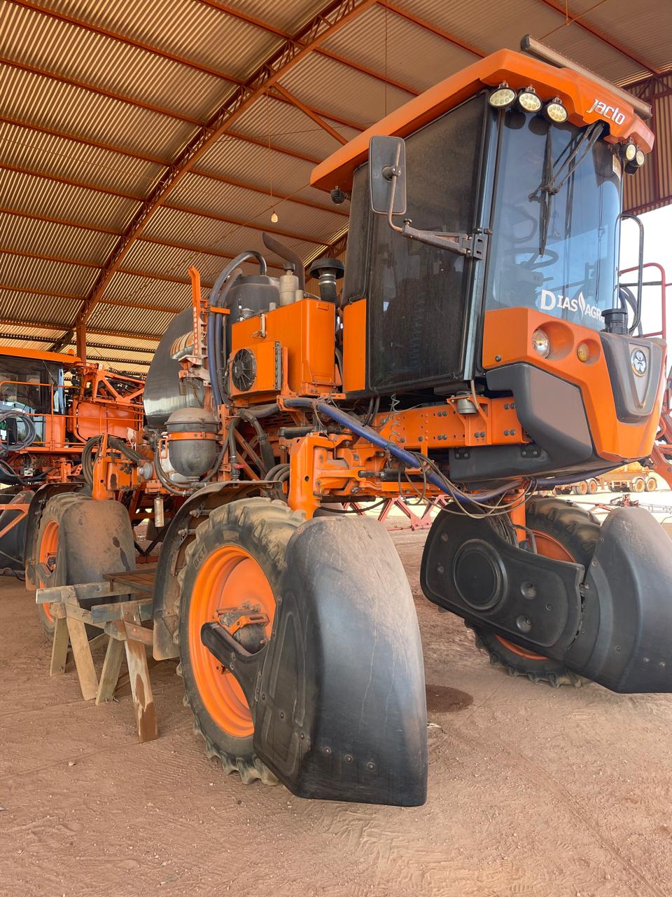 PULVERIZADOR AUTOPROPELIDO, MODELO UNIPORT 2530, ANO 2020, MARCA JACTO - Valor à vista e à prazo: R$800.000,00