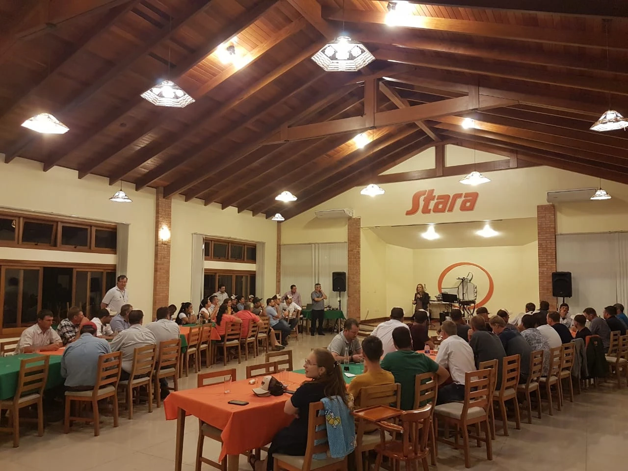 paraguaios e colombianos 6