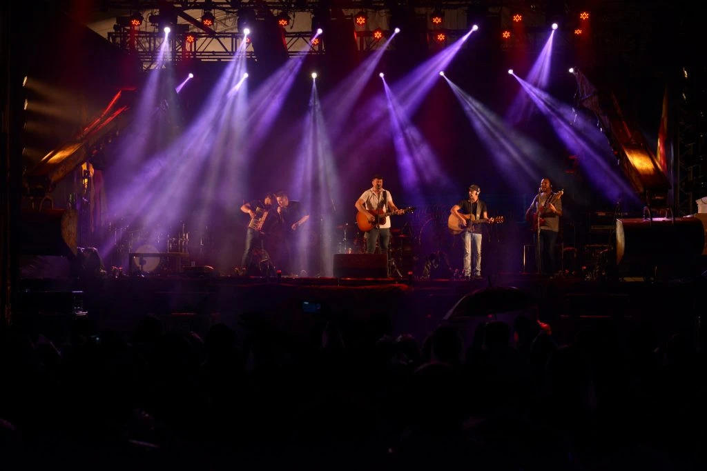 show 8