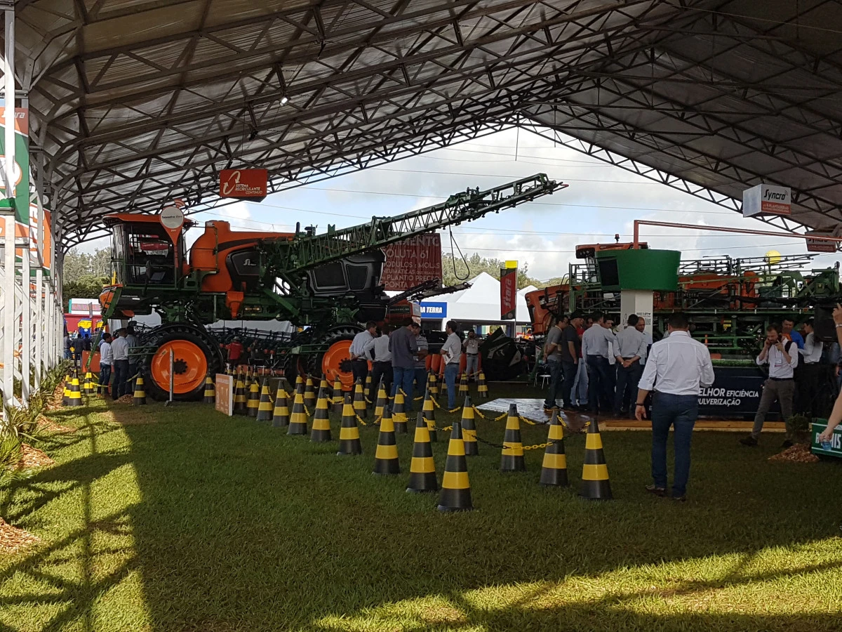 Stara presents the new sprayers line at Agrishow fair