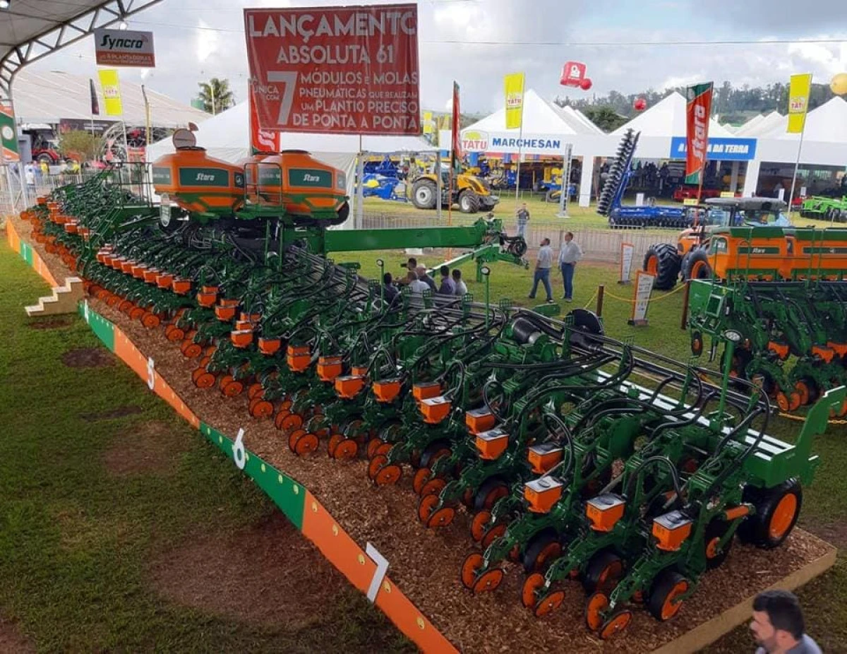 Stara presents the Absoluta 61 at Agrishow Fair