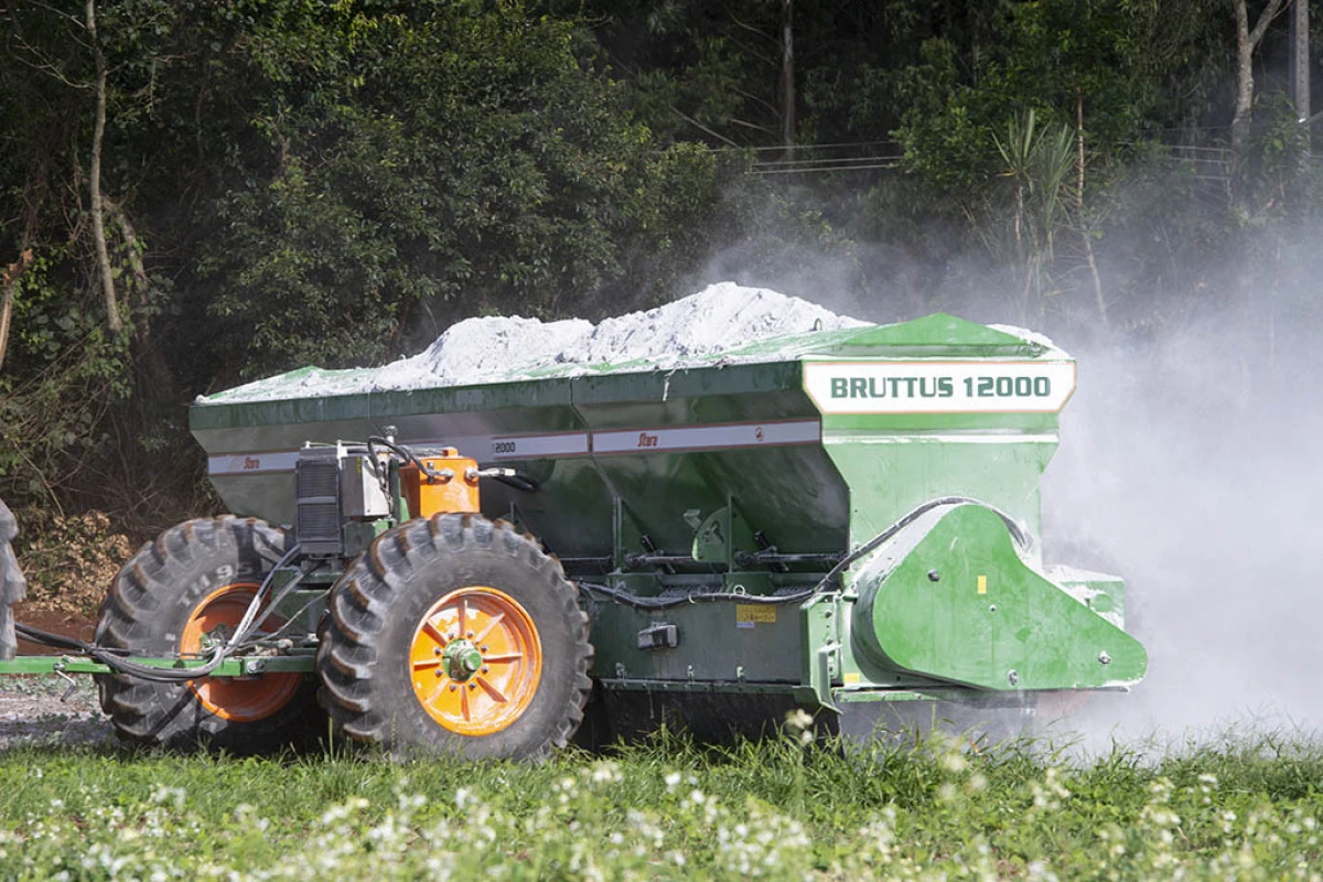 Uniformity and precision in spreading operations