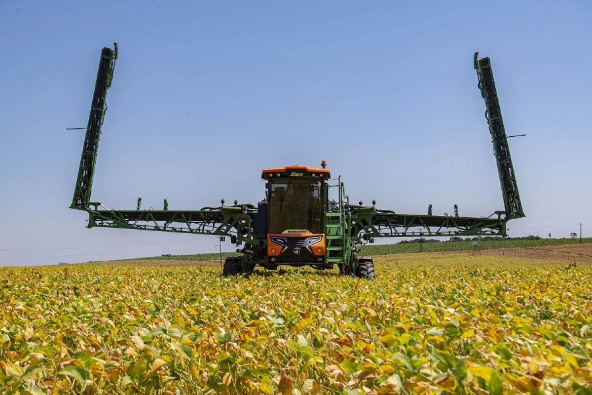 Imperador 3.0 has evolved and remains as the only 3-in-1 self-propelled machine in the world