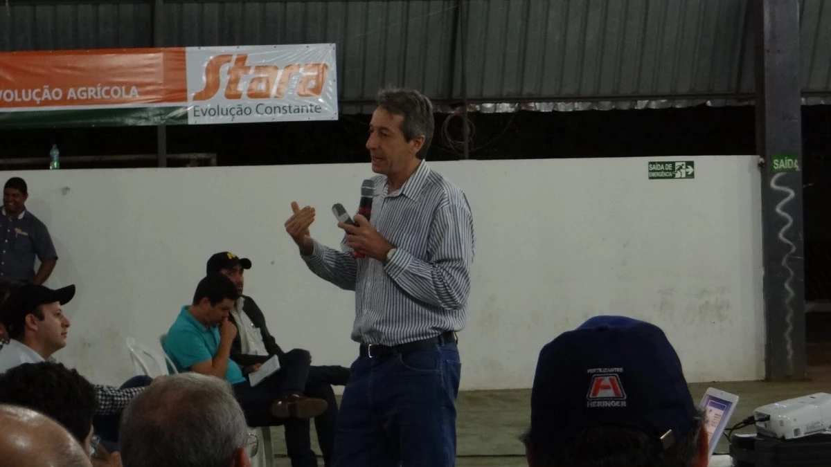 Dealership Evolução Agrícola performed lecture in Mineiros, GO