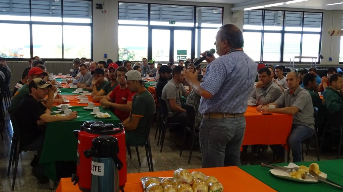 Stara realiza mais uma edição do Café com o Presidente