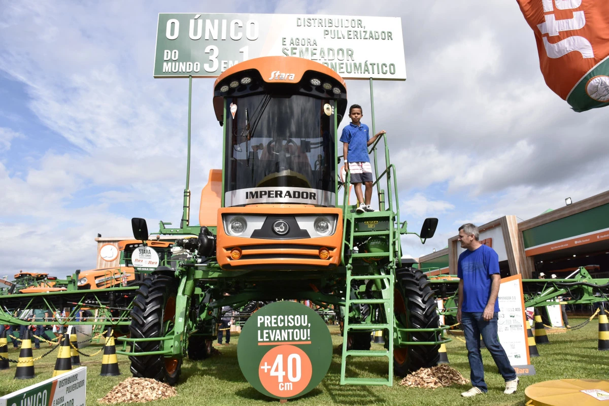 Imperador 3.0 – o primeiro e único autopropelido 3 em 1 do mundo é um dos destaques do Show Rural Coopavel