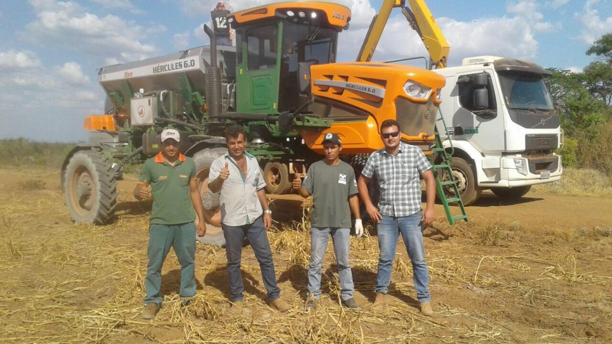 Concessionária Integração Agrícola realiza entrega de Hércules 6.0