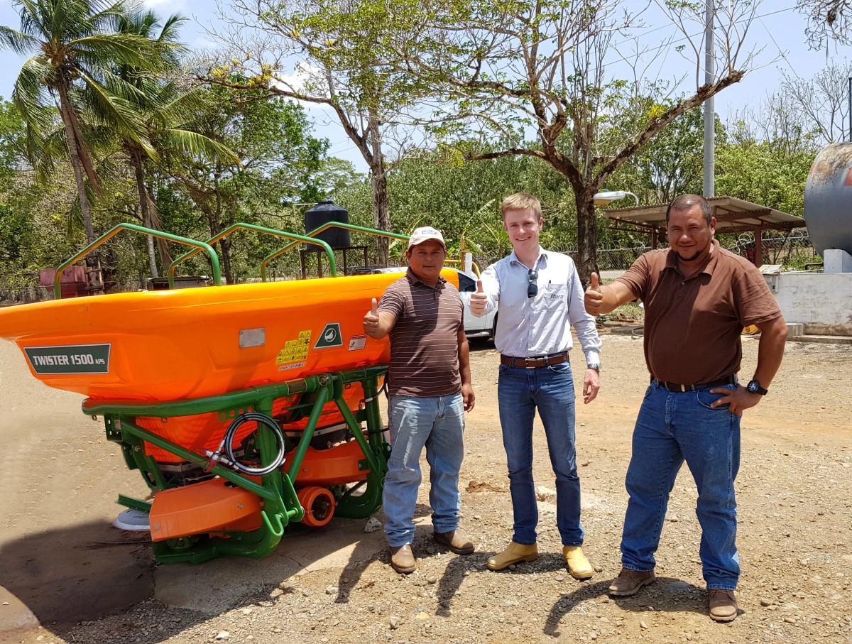 Stara delivers the Twister 1500 spreader in Panama