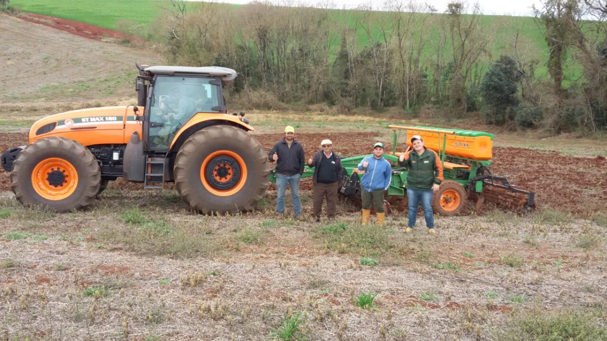 Dealership Agricenter delivers machines in Seberi, RS