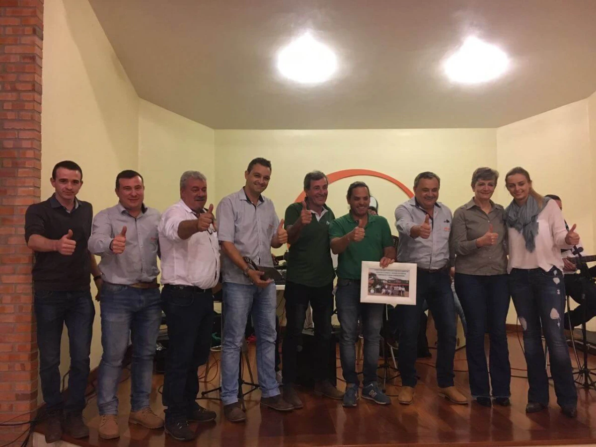 Produtores conhecem a Stara em mais uma visita à fábrica