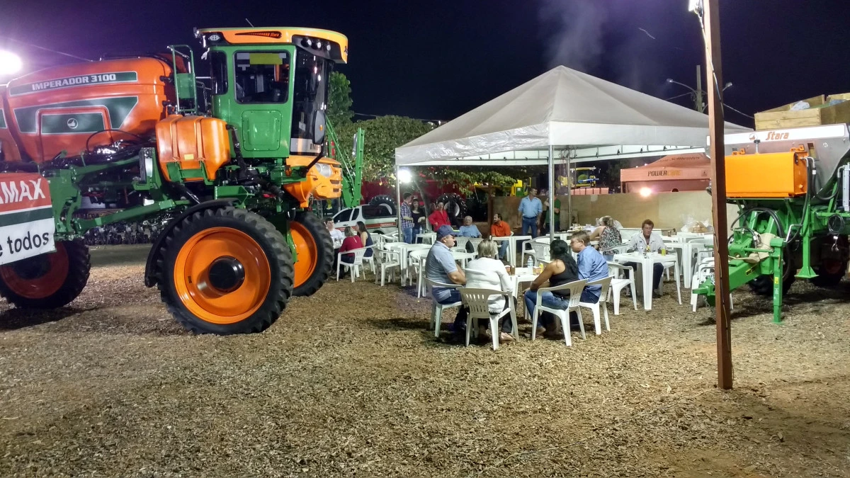 Dealership Tratormax participates of the 11st Expocarmem in Santa Carmem, MT