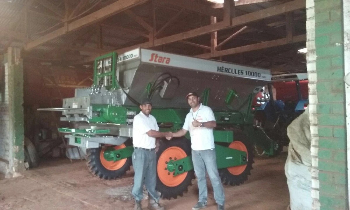 Concessionária Rota Agrícola realiza entrega de Hércules 10000 em Lagoa Vermelha, RS