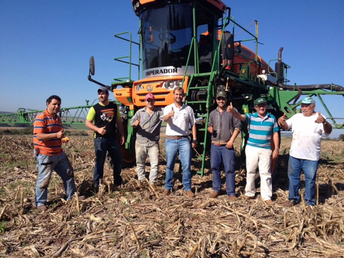 Dealership Tratorpeças performs demonstration in Ubiratã