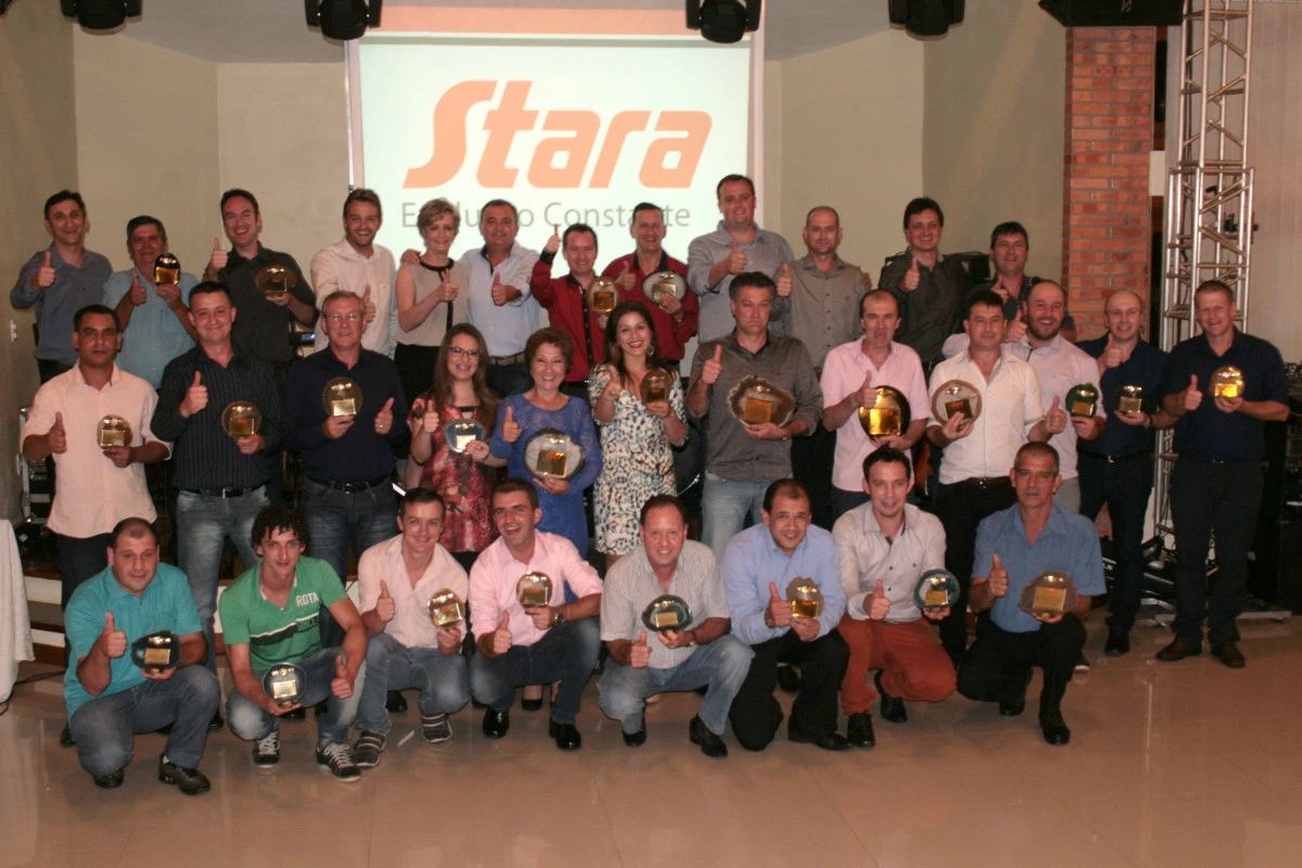 Una noche para agradecer los empleados que dedicaron gran parte de su vida a Stara.