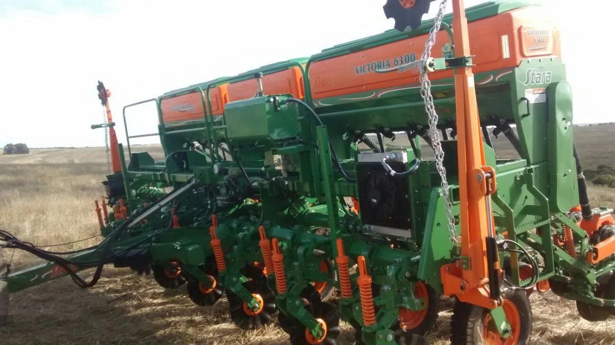 Concessionária Rota Agrícola realiza entrega de Victória Sementes