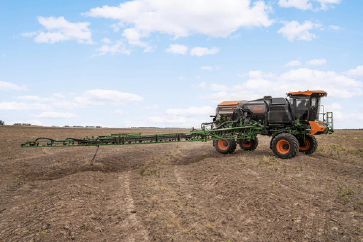 How does the sprayer structure can provide application benefits?