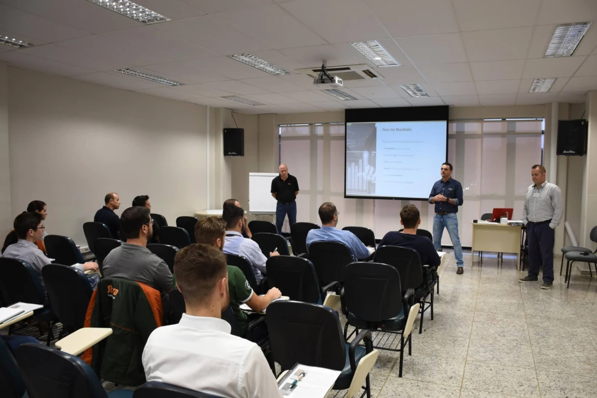 Stara performs a training session about Six Sigma