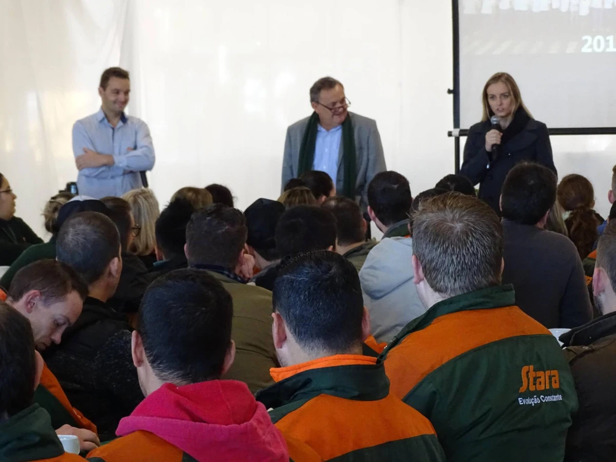 Direção e colaboradores participam do Café com a Direção