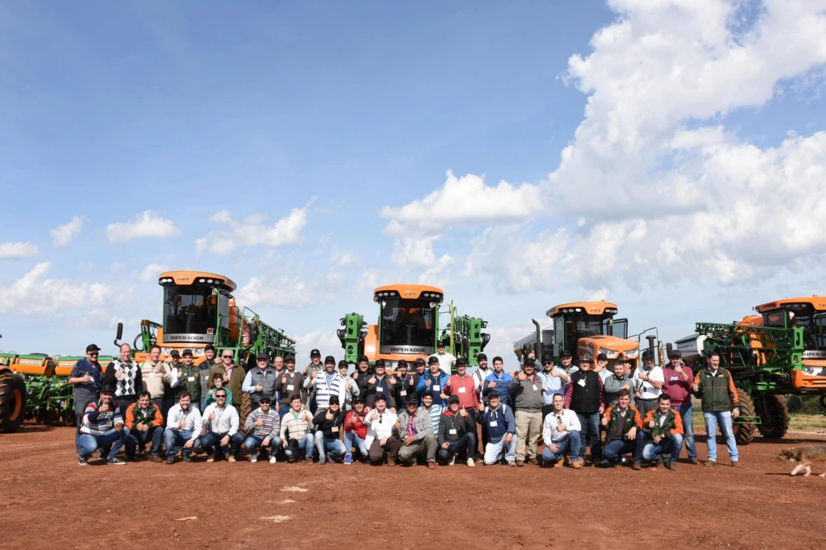 Stara recebe produtores argentinos para visita na fábrica