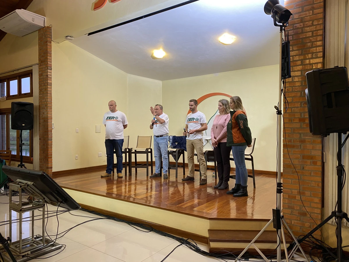 Stara celebrates 61 years of history by doing a live stream and sharing gifts with employees