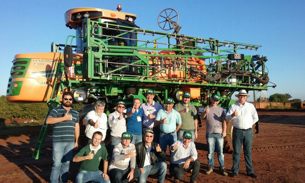 Stara performed training for instructors of Senar from Paraná