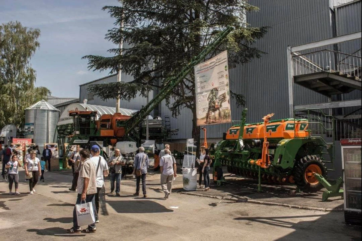 Stara participa de feira na Sérvia