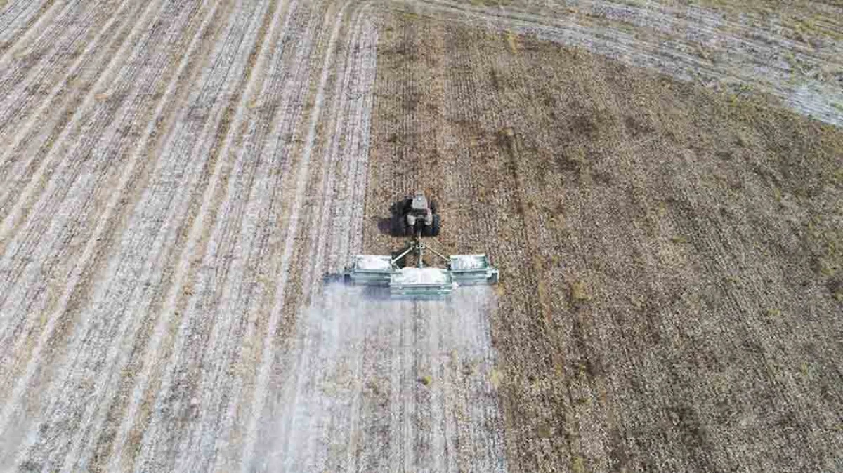 Are you looking for higher quality and operational yield in lime application? Spreaders by gravity are the solution!