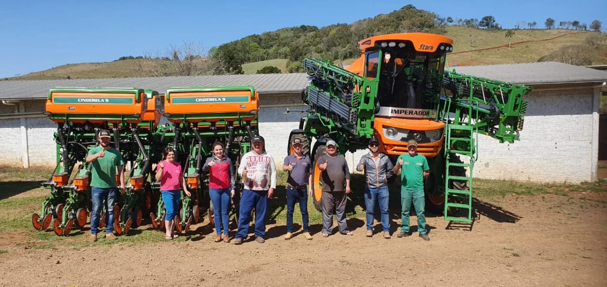Agro10 realiza entrega de Cinderela e Imperador 3.0