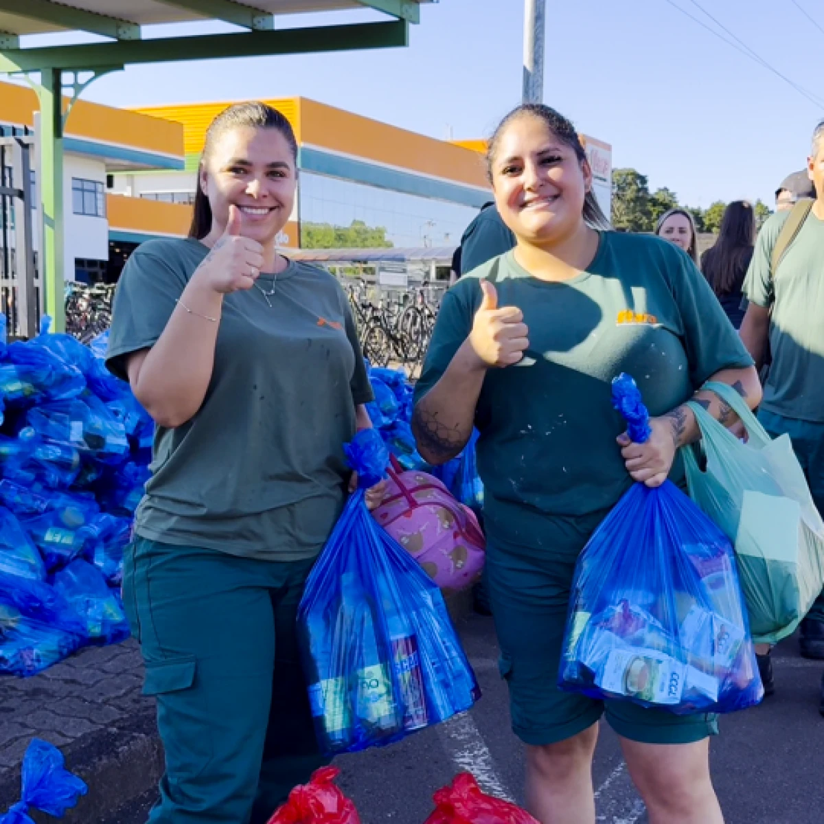 Concluindo o ano com positividade, Stara distribui presentes aos seus colaboradores