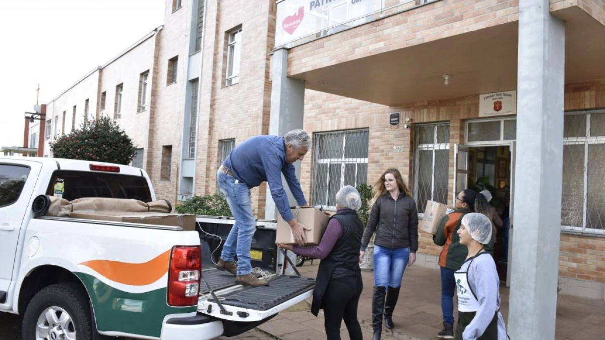 “Família Stara” arrecada mais de 5 mil agasalhos