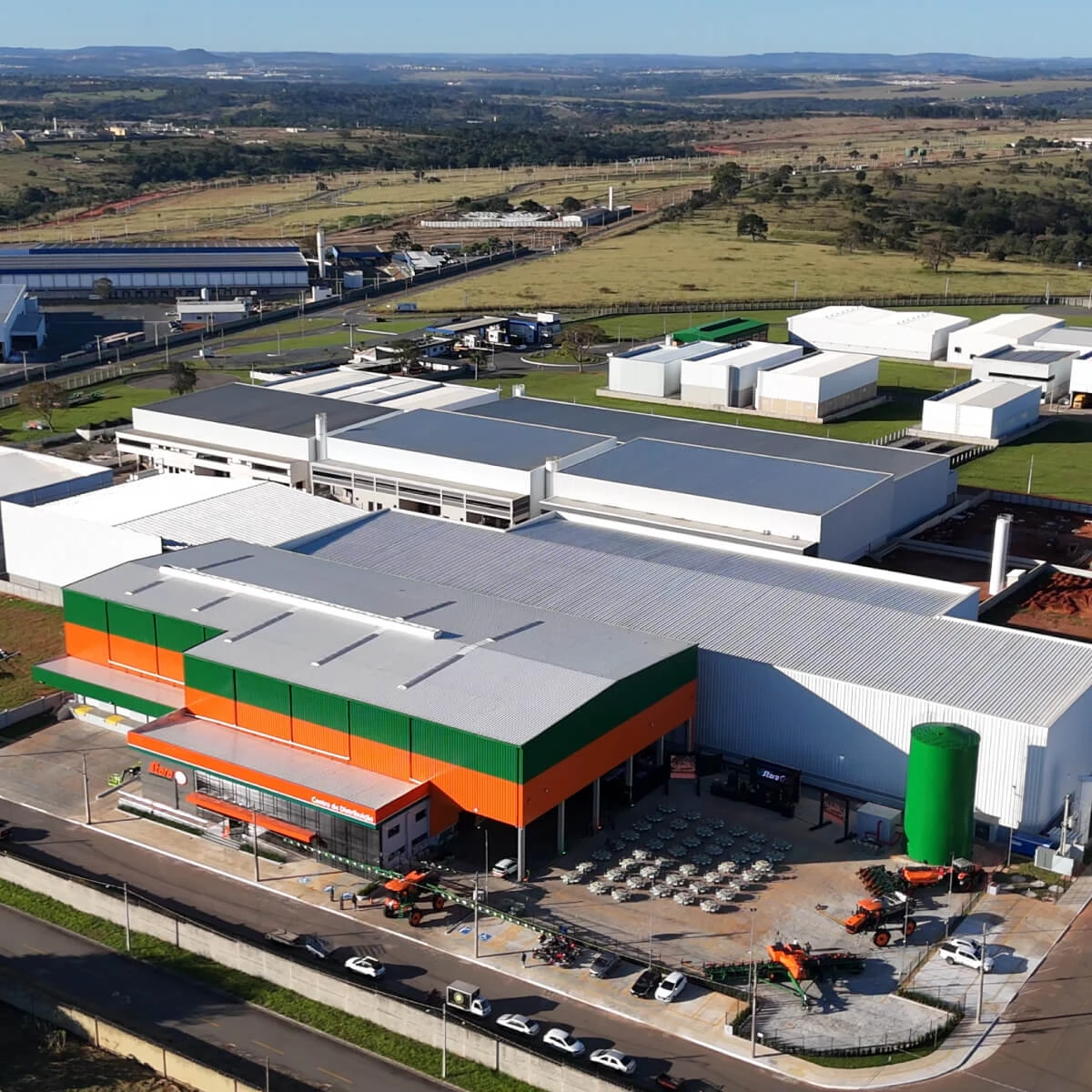 Tecnologia de ponta é destaque no novo Centro de Distribuição de peças da Stara em Goiás