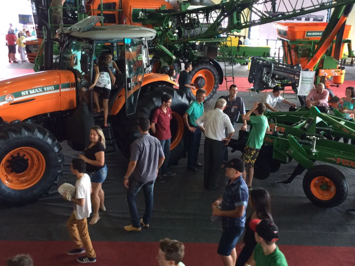 Concessionária Implesul participa da Expo Toledo 2016